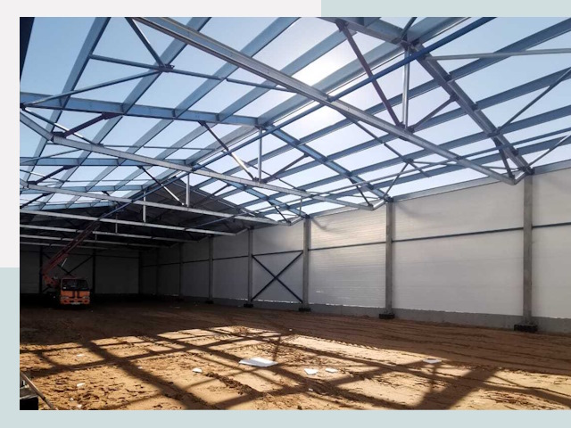 Строительство сенохранилищ в Ялуторовске