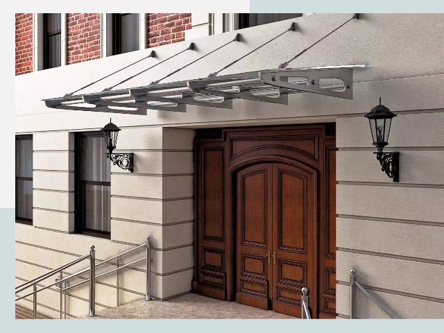 Металлические козырьки от 620 руб. в Ялуторовске